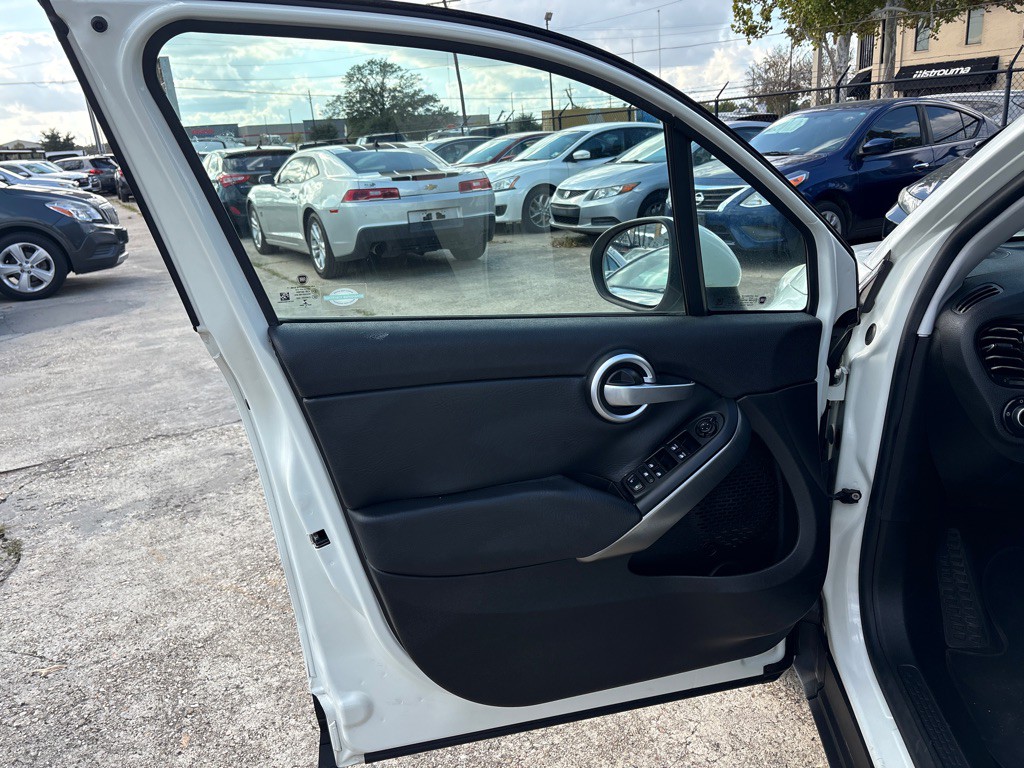 2016 FIAT 500 Image 15