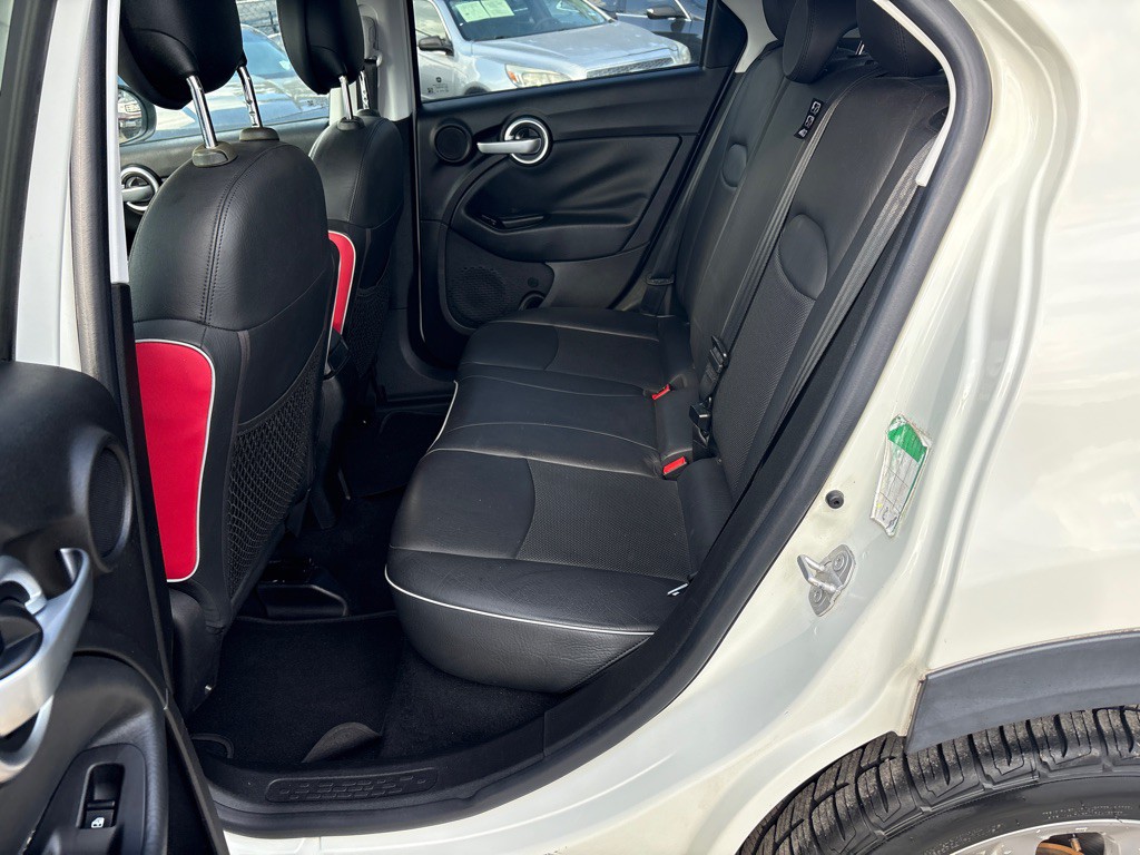 2016 FIAT 500 Image 17