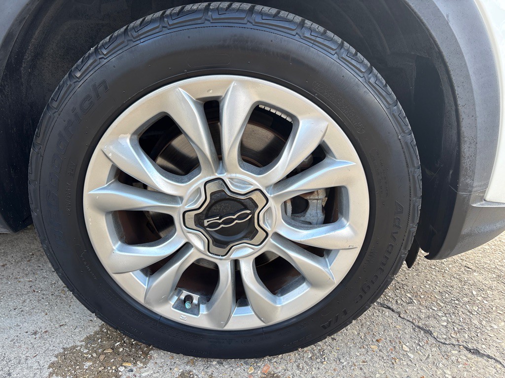 2016 FIAT 500 Image 28