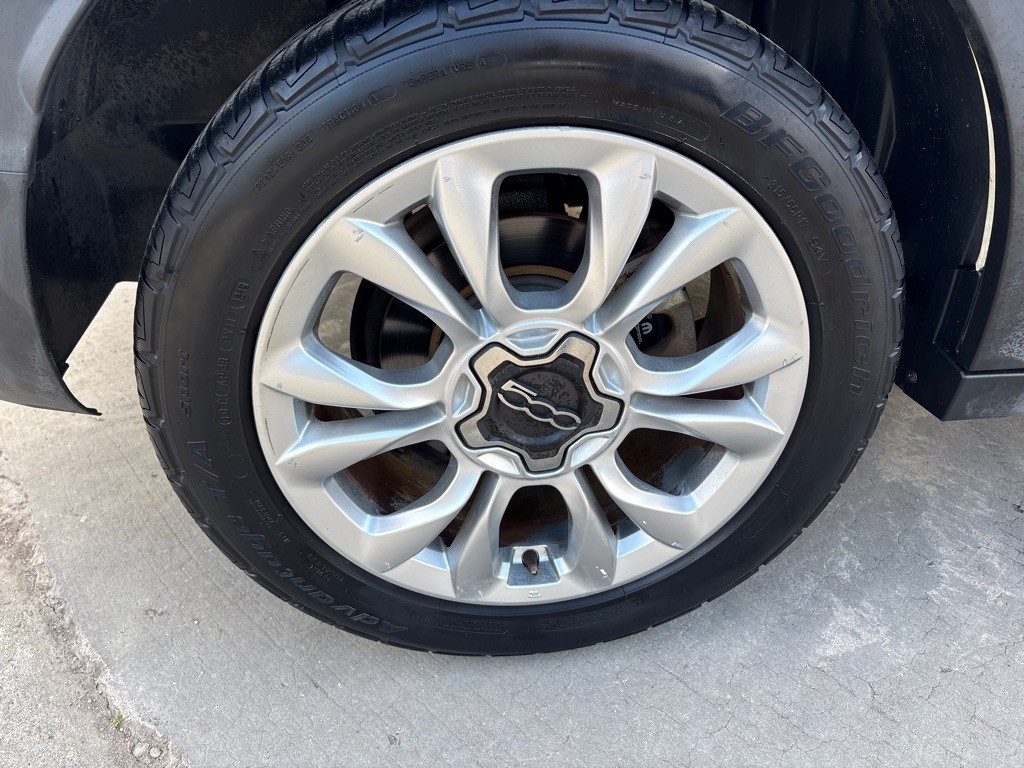 2016 FIAT 500 Image 30