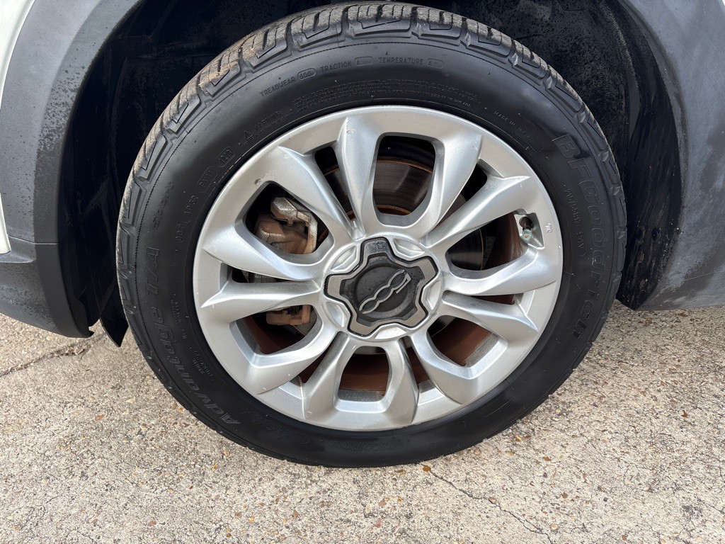 2016 FIAT 500 Image 34