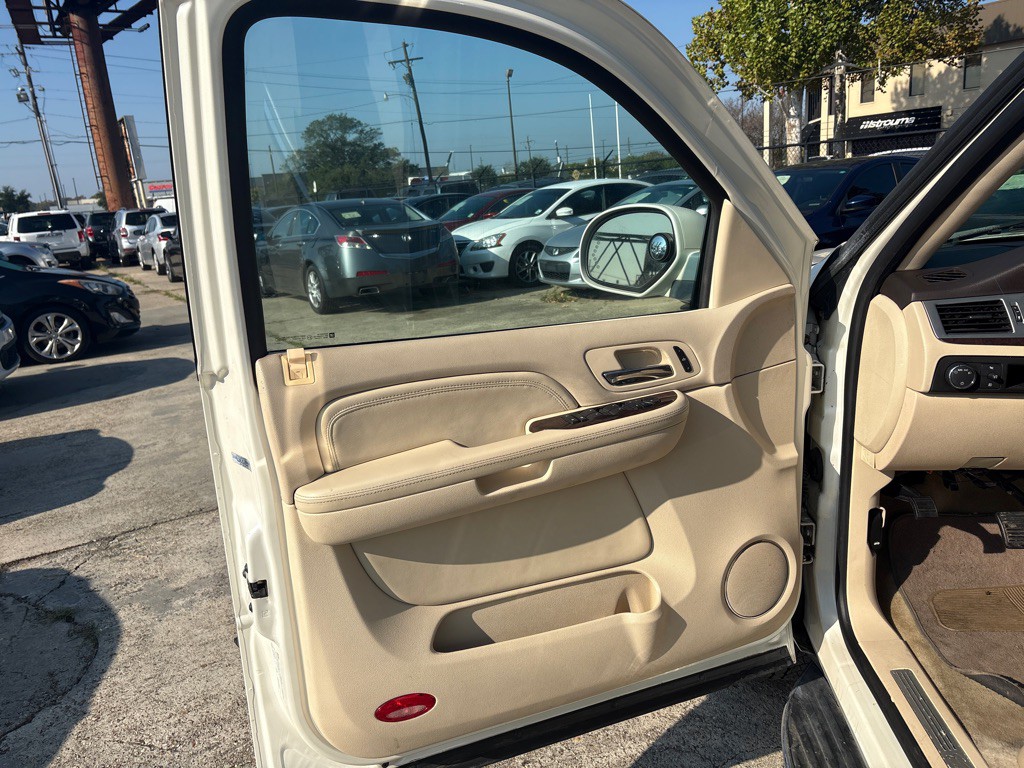 2007 Cadillac Escalade Image 14