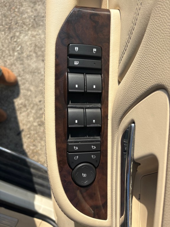 2007 Cadillac Escalade Image 15