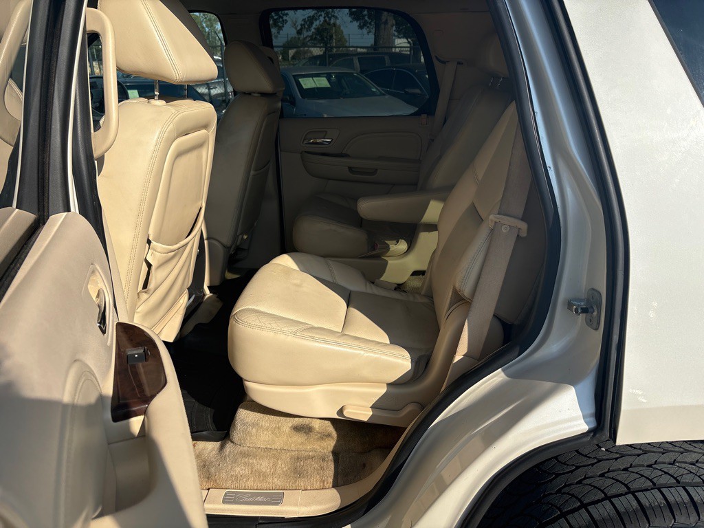 2007 Cadillac Escalade Image 16