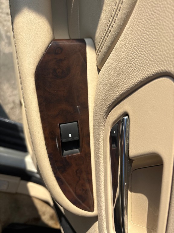 2007 Cadillac Escalade Image 20