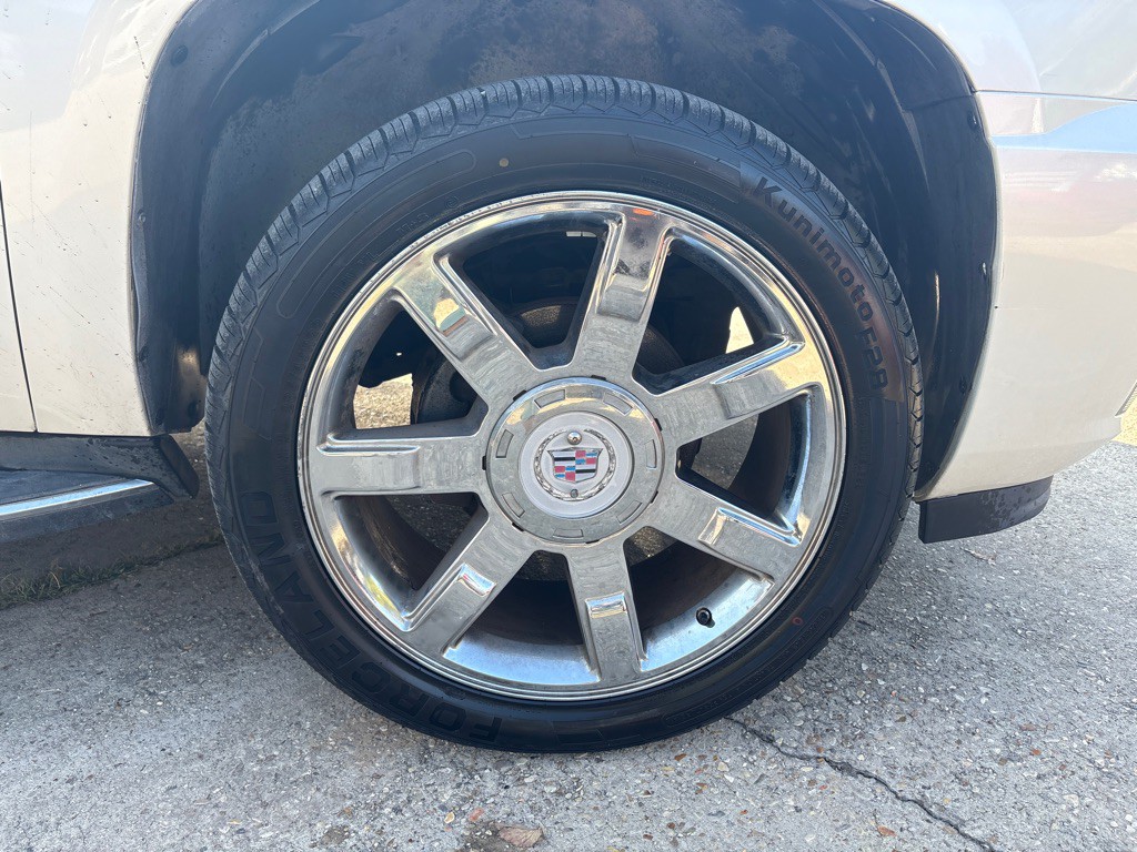 2007 Cadillac Escalade Image 30