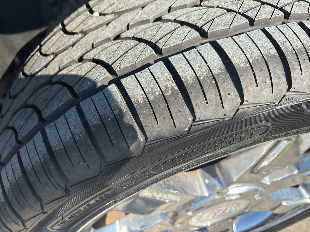 2007 Cadillac Escalade Image 35