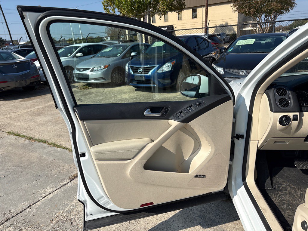 2017 Volkswagen Tiguan Image 14