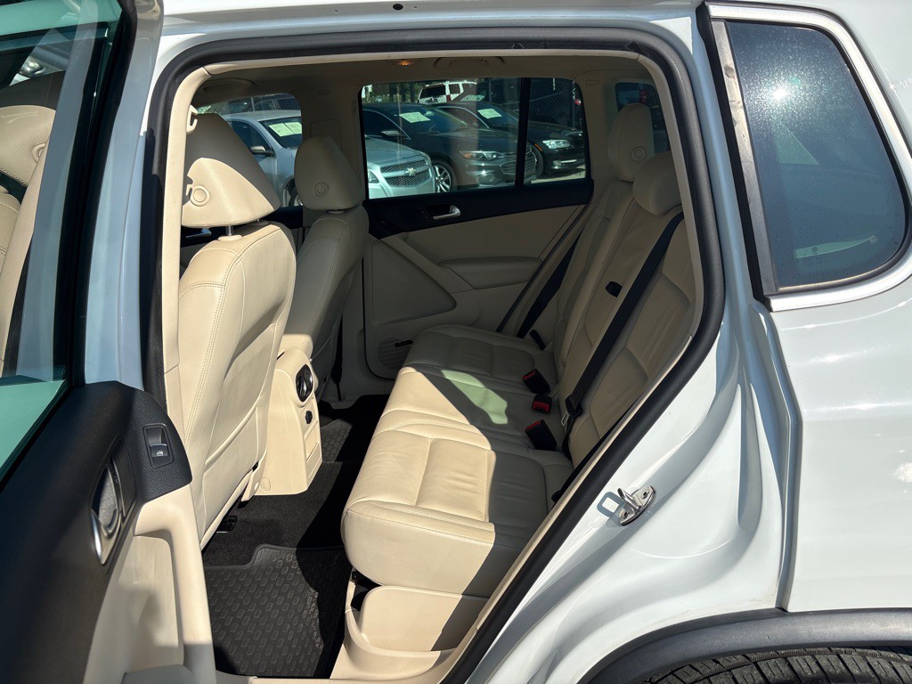 2017 Volkswagen Tiguan Image 16