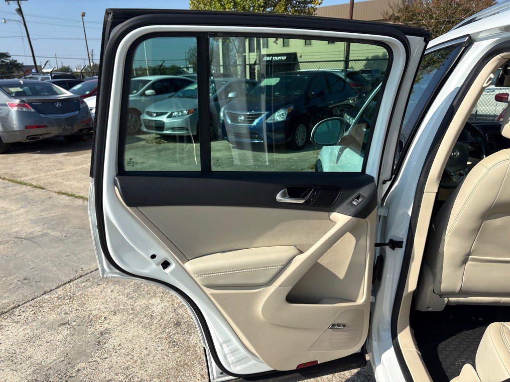 2017 Volkswagen Tiguan Image 18