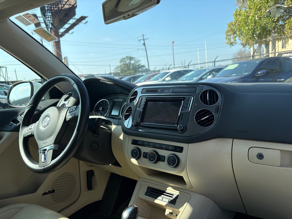 2017 Volkswagen Tiguan Image 25