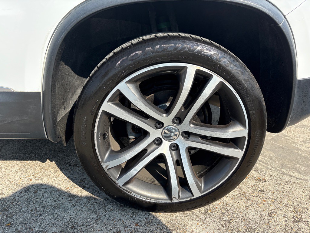 2017 Volkswagen Tiguan Image 32