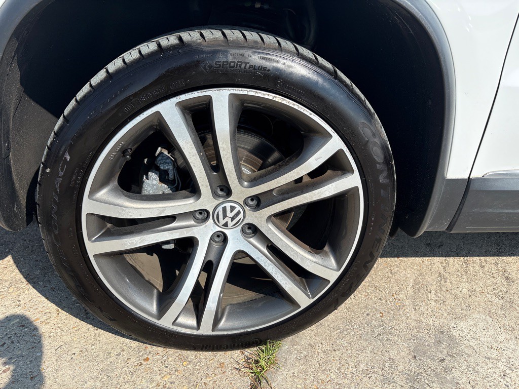 2017 Volkswagen Tiguan Image 34