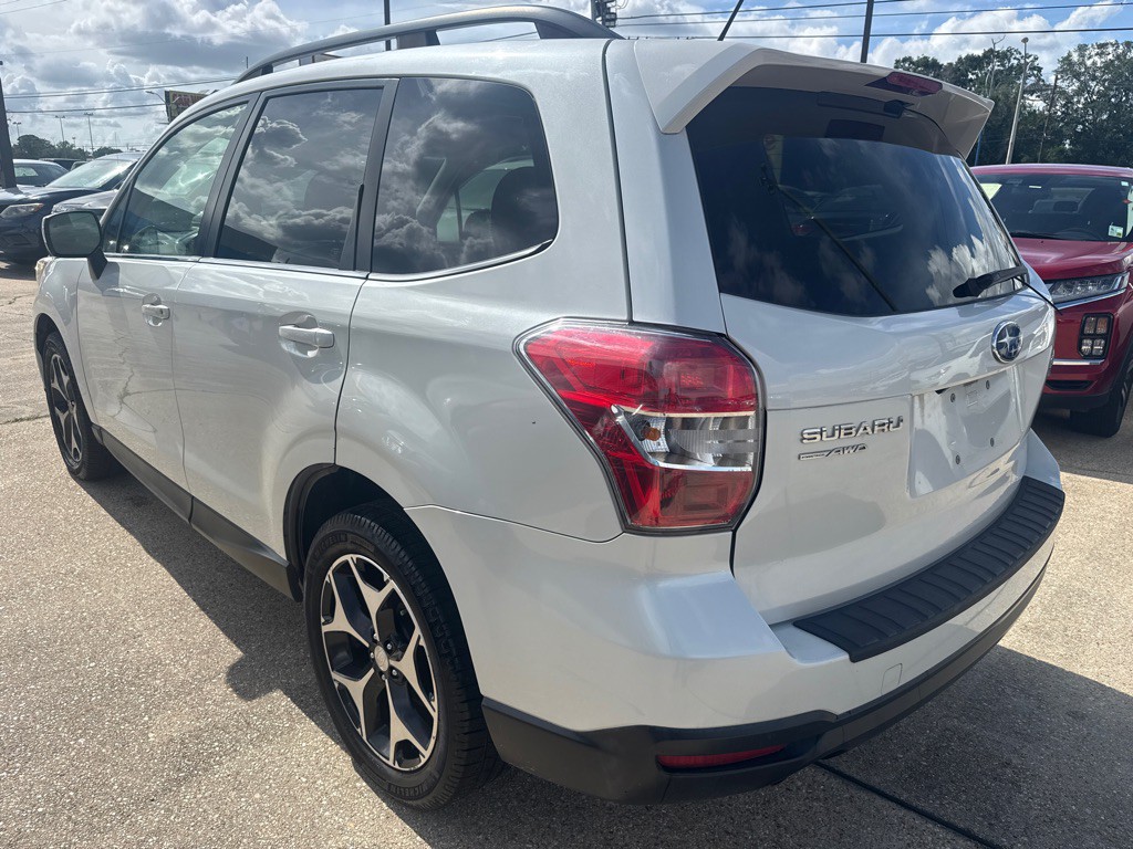 2015 Subaru Forester Image 5