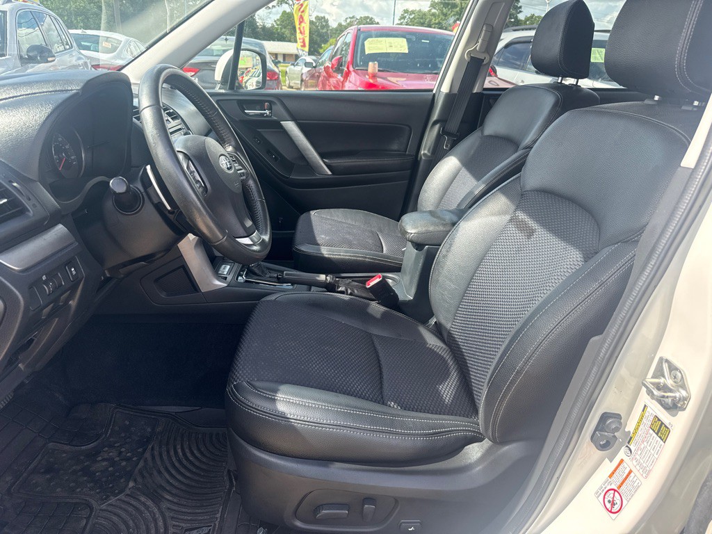 2015 Subaru Forester Image 9