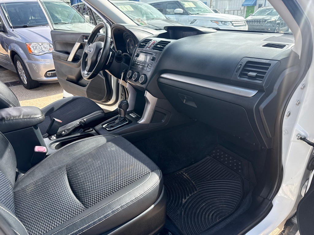 2015 Subaru Forester Image 16