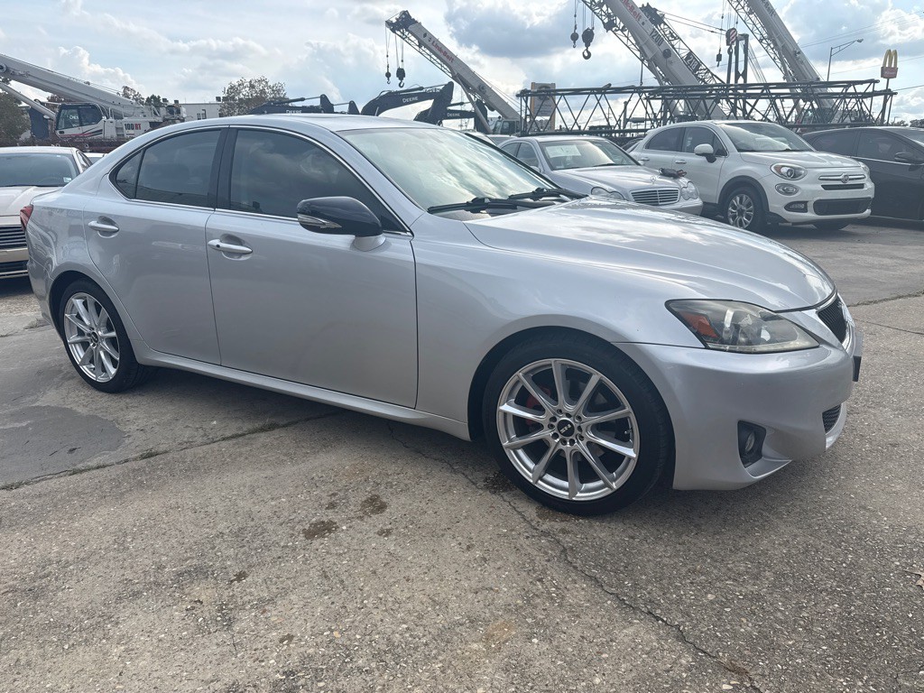 2011 Lexus IS Image 4