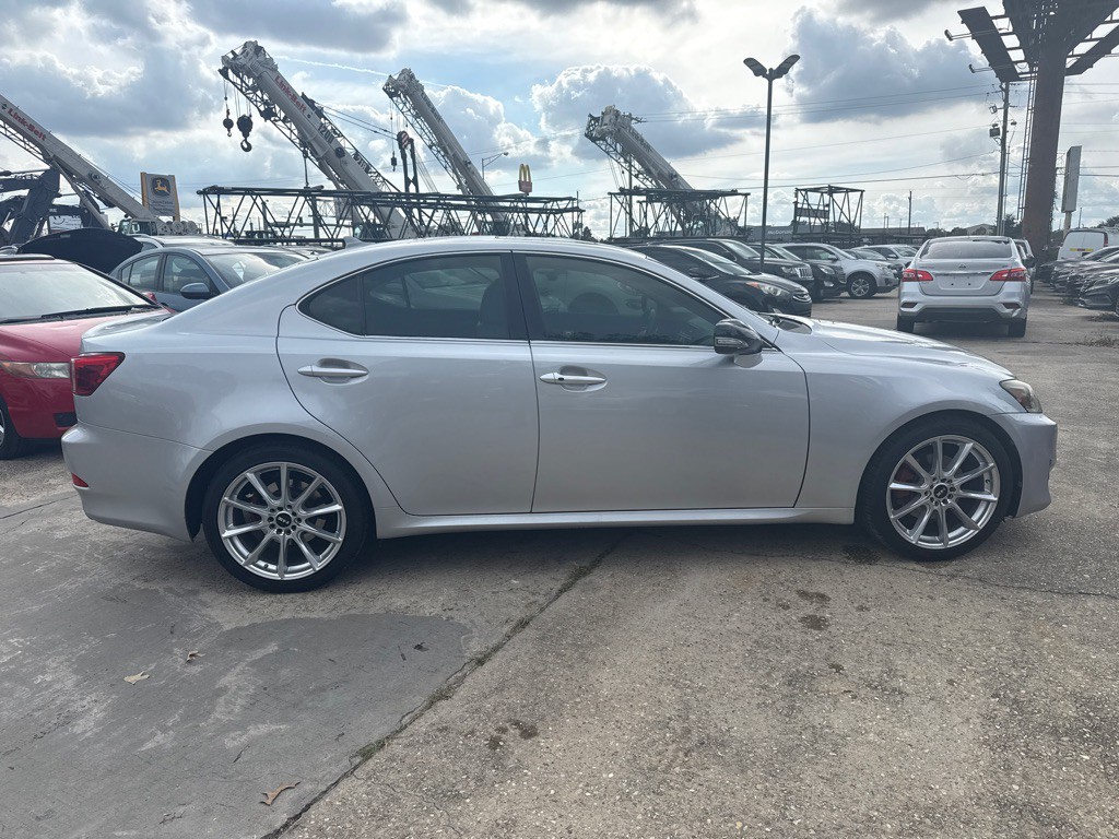 2011 Lexus IS Image 5