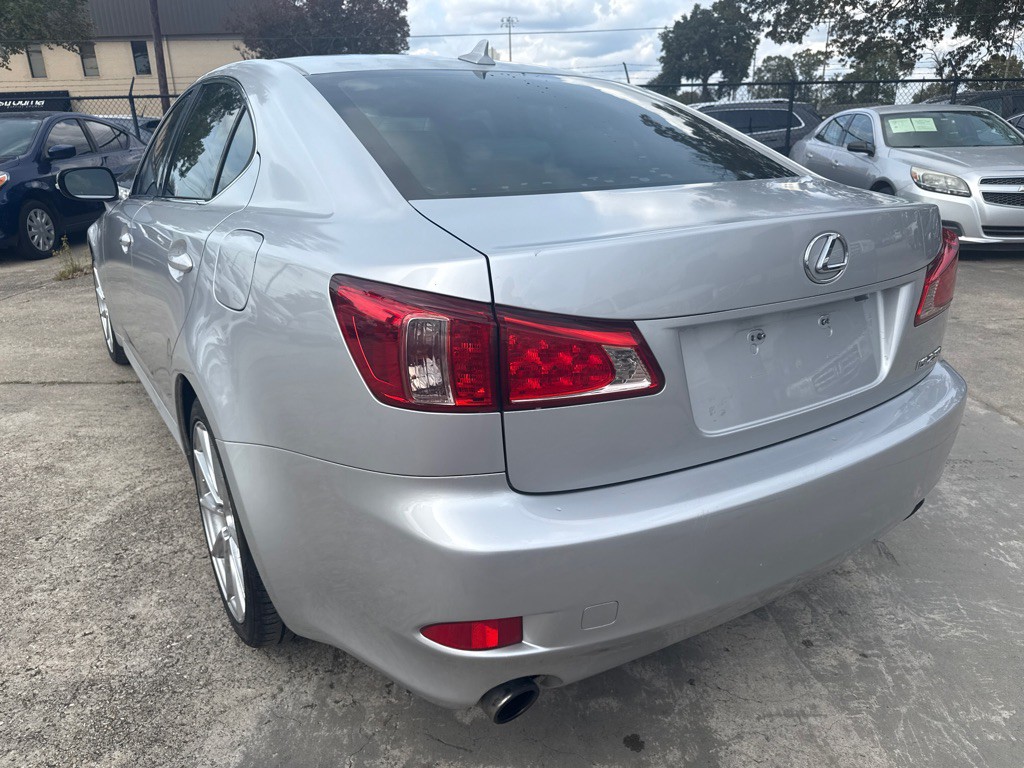 2011 Lexus IS Image 8