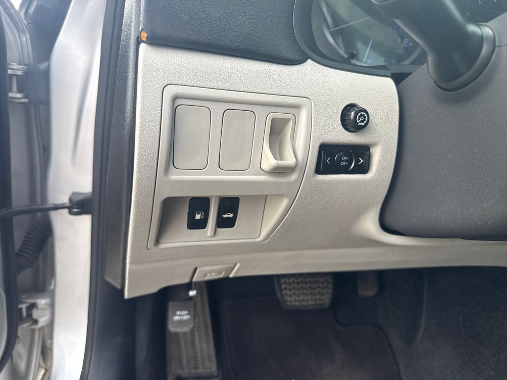 2011 Lexus IS Image 18