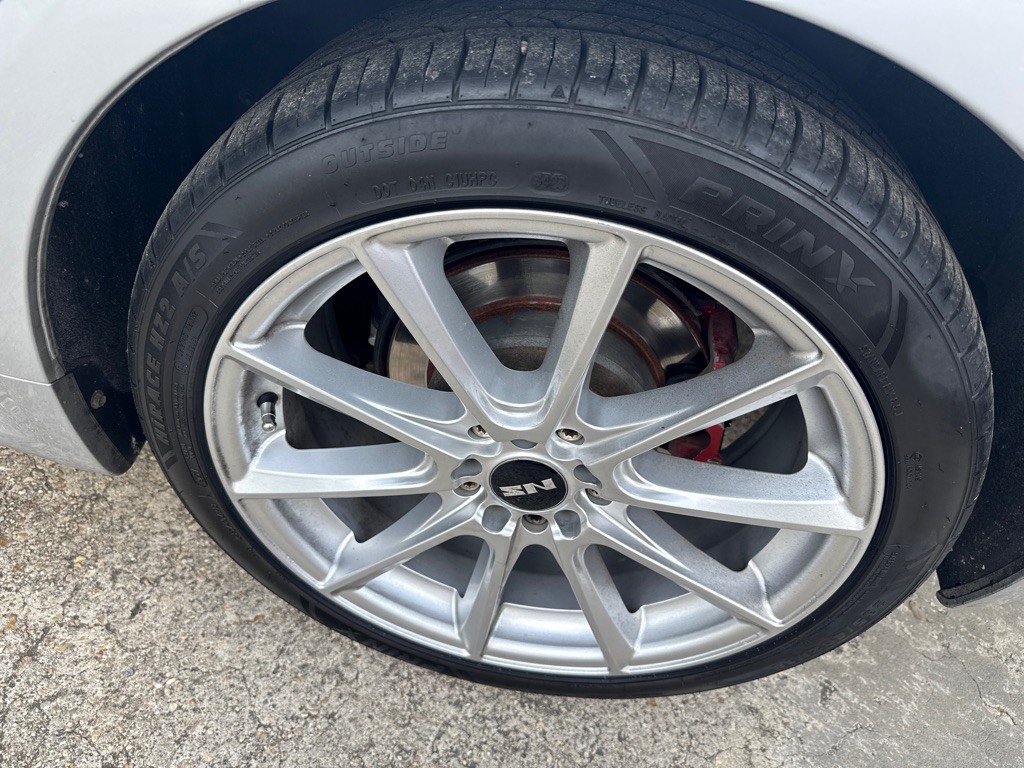 2011 Lexus IS Image 32