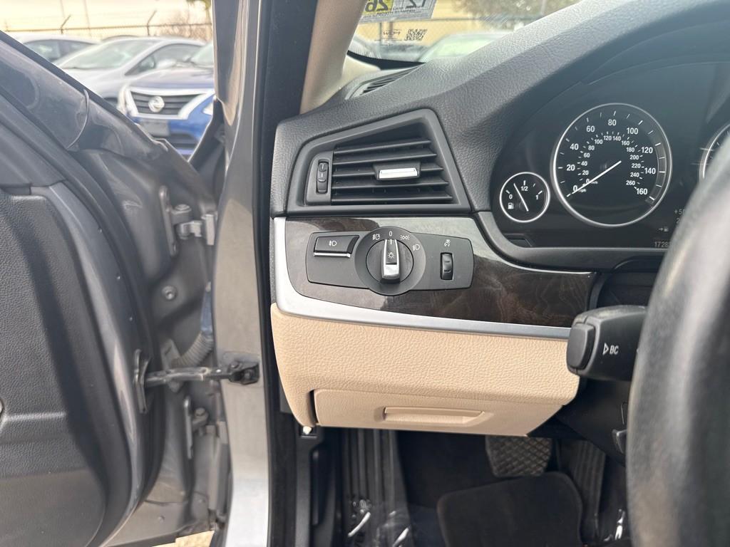 2012 BMW 5 Series Image 16