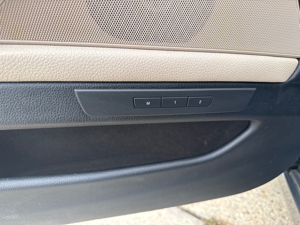 2012 BMW 5 Series Image 19