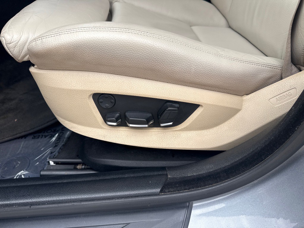 2012 BMW 5 Series Image 20