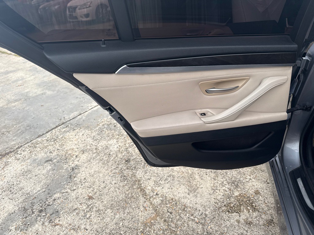 2012 BMW 5 Series Image 21