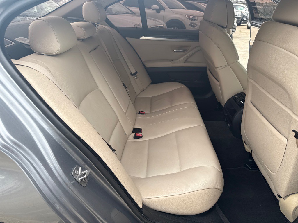 2012 BMW 5 Series Image 24
