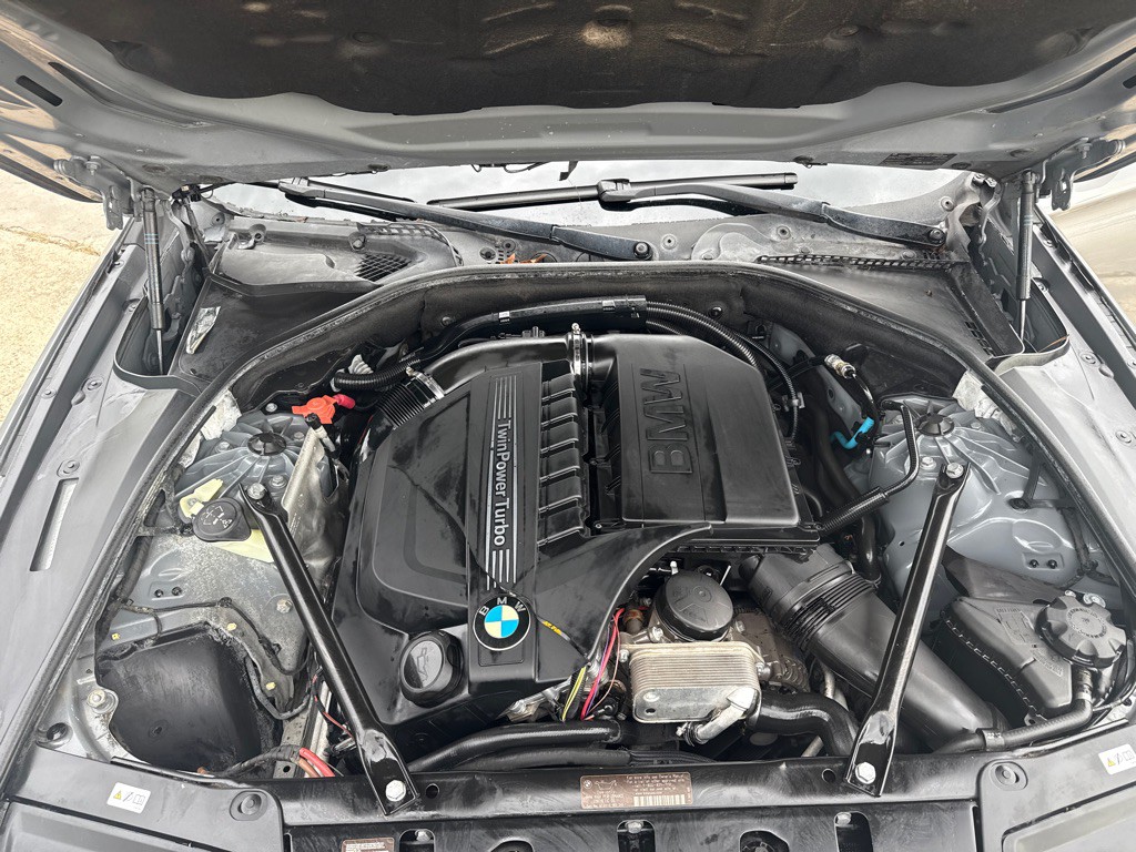 2012 BMW 5 Series Image 33