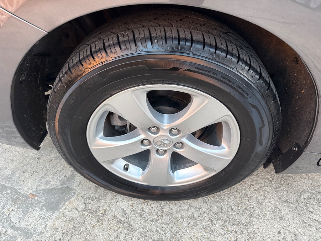 2013 Toyota Sienna Image 32