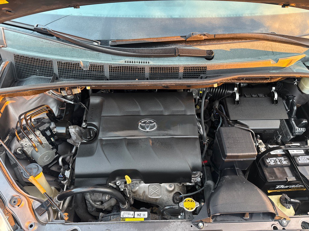 2013 Toyota Sienna Image 35