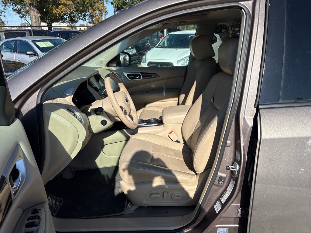 2014 Nissan Pathfinder Image 9