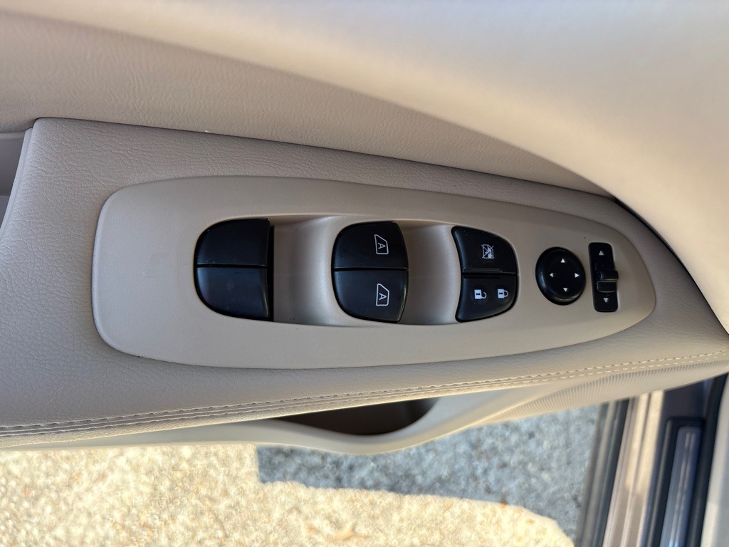 2014 Nissan Pathfinder Image 15