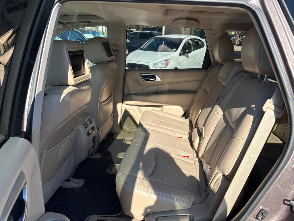 2014 Nissan Pathfinder Image 16