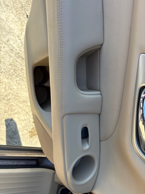 2014 Nissan Pathfinder Image 21