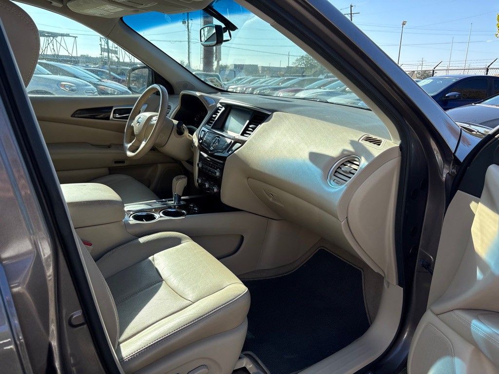 2014 Nissan Pathfinder Image 24