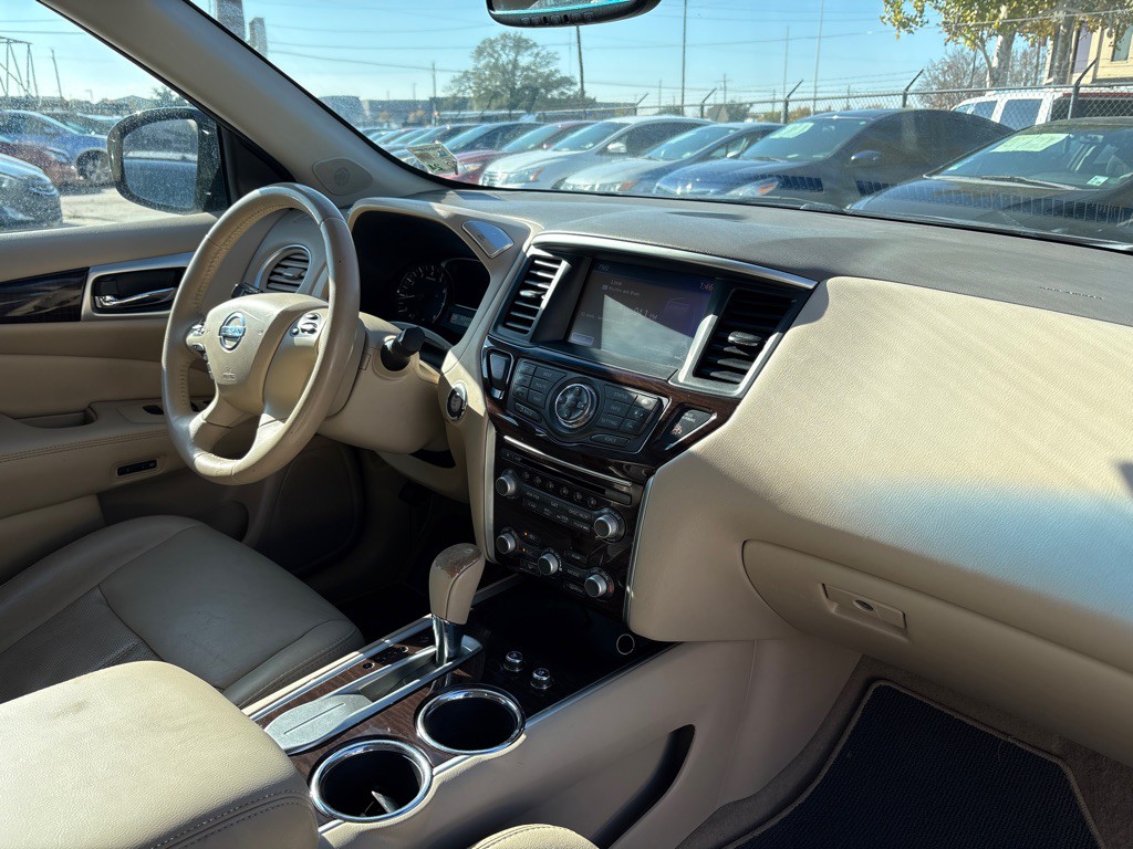 2014 Nissan Pathfinder Image 25