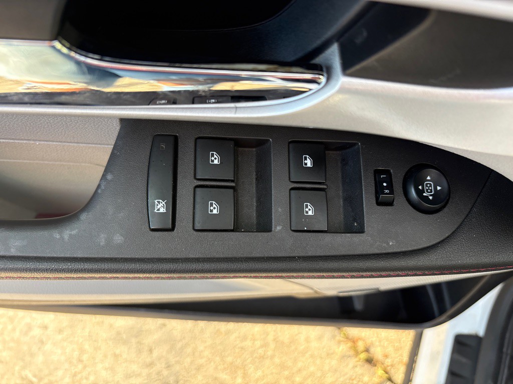 2010 Chevrolet Equinox Image 15