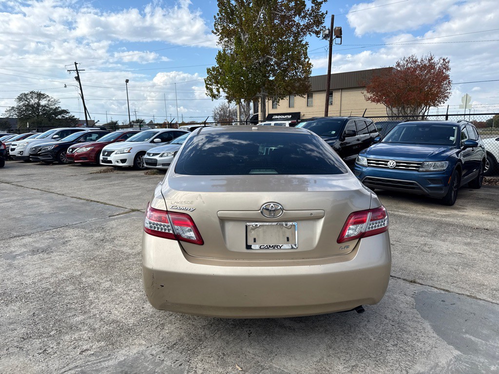 2010 Toyota Camry Image 4