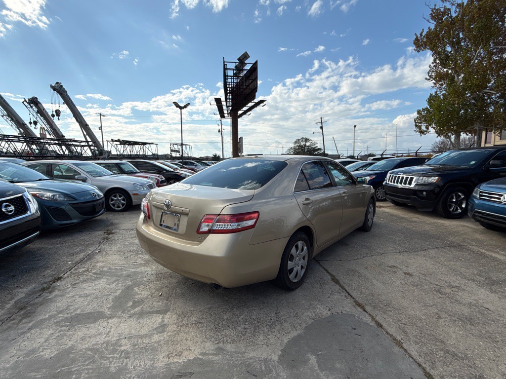 2010 Toyota Camry Image 5