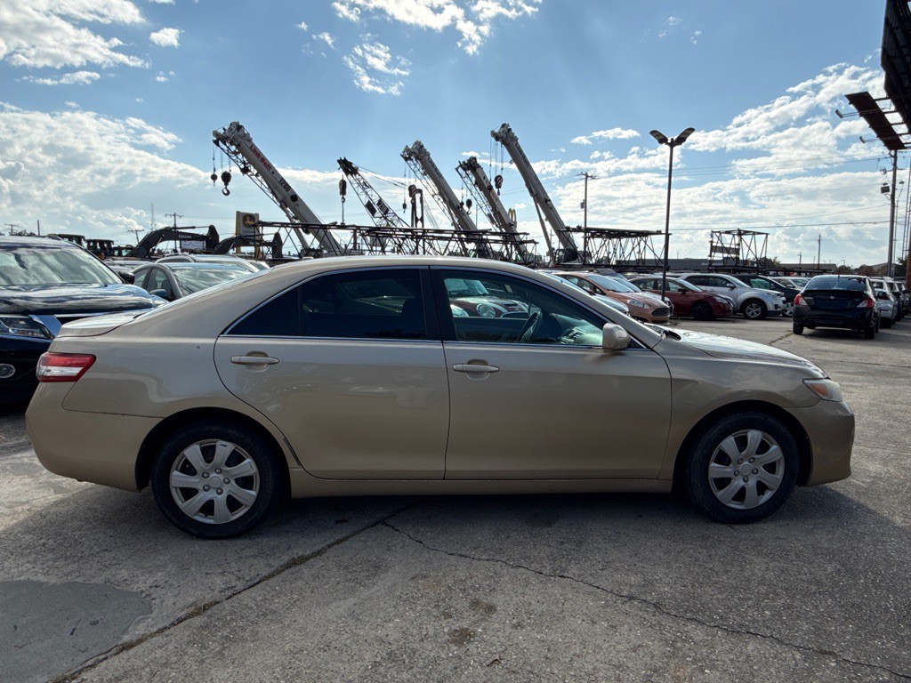 2010 Toyota Camry Image 6