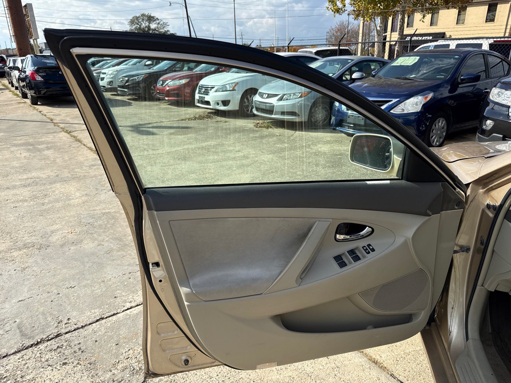 2010 Toyota Camry Image 13