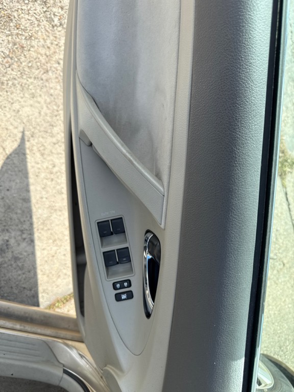 2010 Toyota Camry Image 14