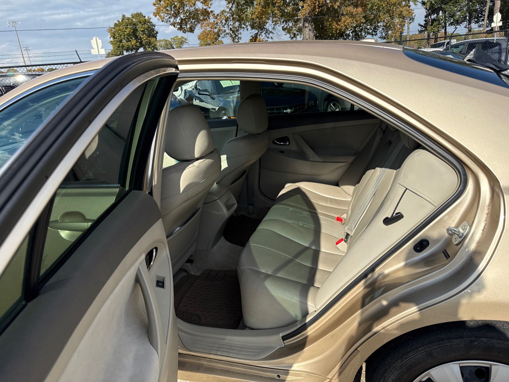 2010 Toyota Camry Image 15