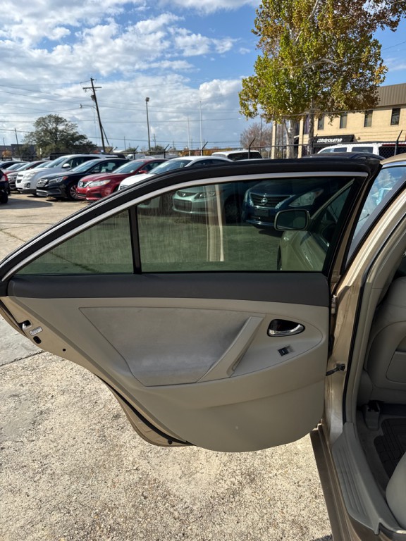 2010 Toyota Camry Image 17