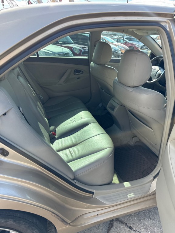 2010 Toyota Camry Image 19