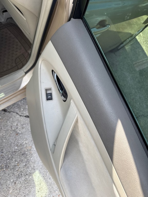 2010 Toyota Camry Image 21