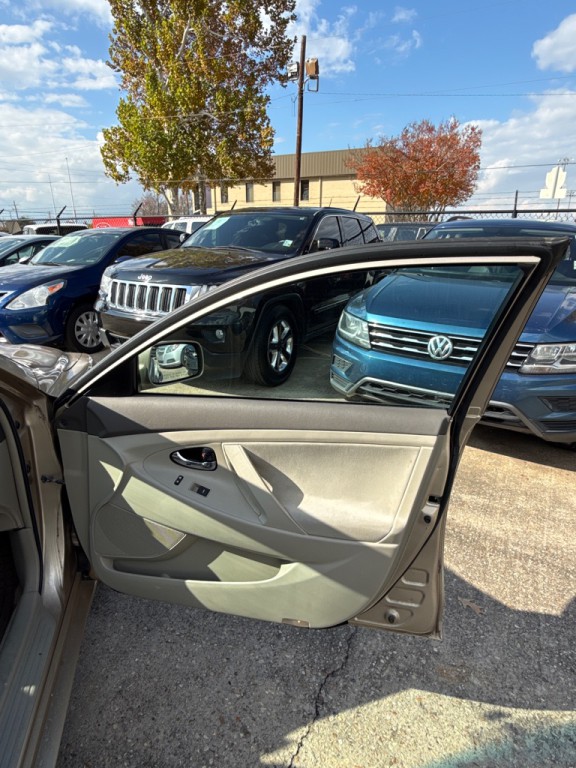 2010 Toyota Camry Image 23